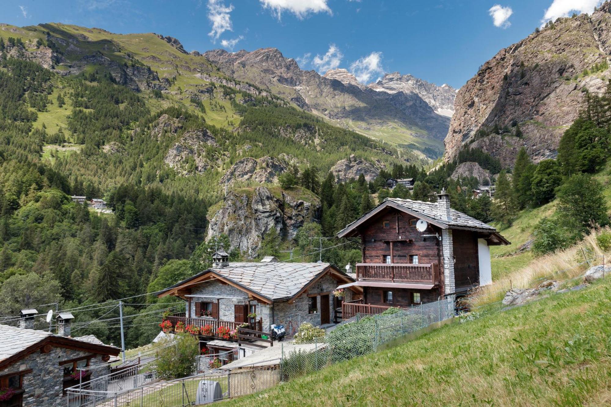 Hellochalet - Chalet Grene Typical House With Garden - 1Km Cabelcar Valtournenche Exterior photo