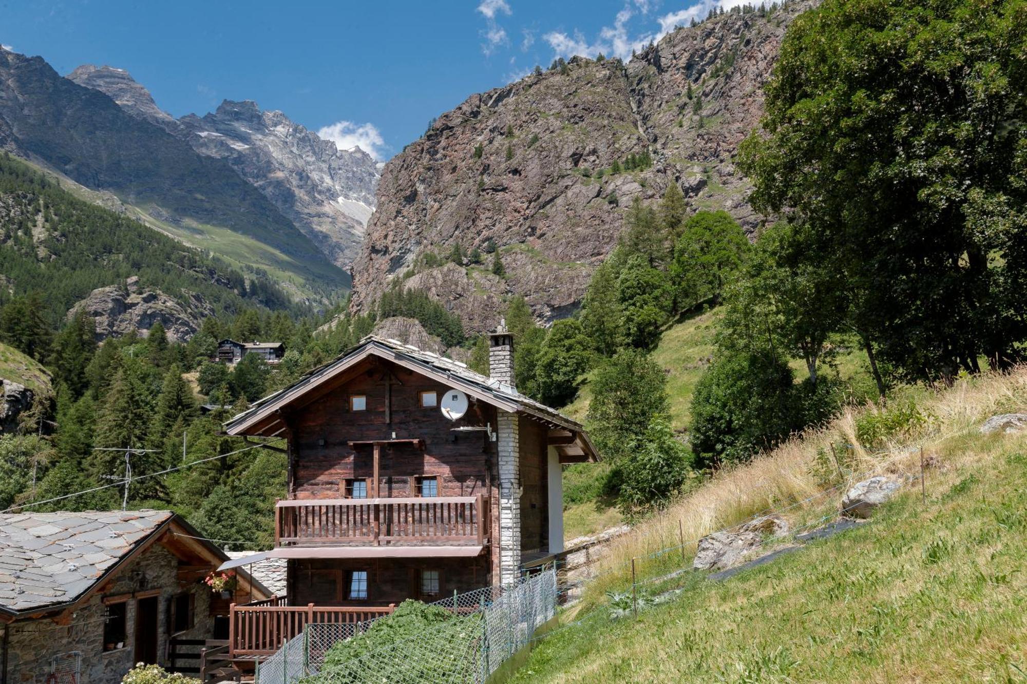 Hellochalet - Chalet Grene Typical House With Garden - 1Km Cabelcar Valtournenche Exterior photo